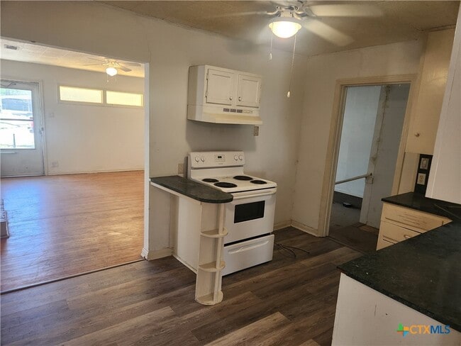 Building Photo - 1415 N 7th St