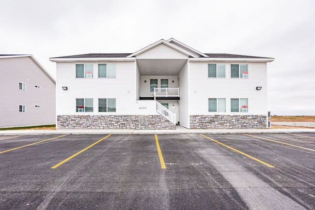 Building Photo - 6227 N Silver Fox Rd