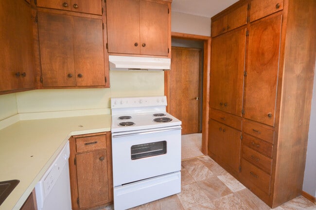 Building Photo - 1725 40th St NW