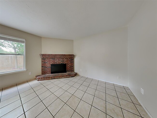 Building Photo - 15810 Murrelet Ct