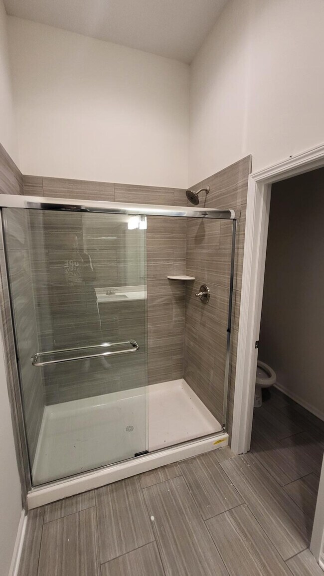 Building Photo - Maintenance free living in Blue Valley School district