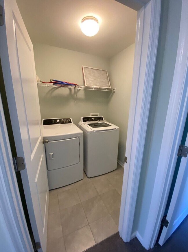 Building Photo - LEGEND OAKS DORCHESTER DISTRICT TWO SCHOOLS