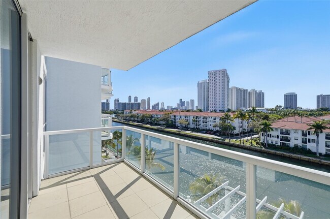 Building Photo - 3030 NE 188th St