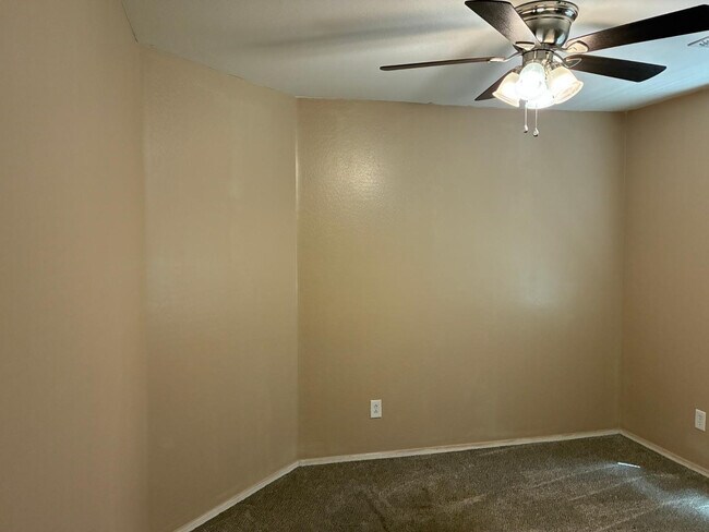 Building Photo - 23826 W Yavapai St
