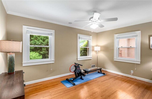 Building Photo - 994 Citadel Dr NE