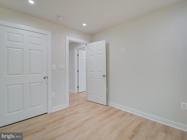 Building Photo - 14750 Jordan Ln