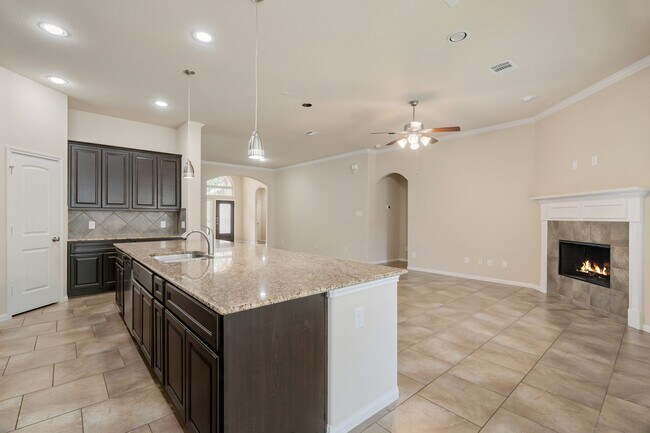 Building Photo - 13426 Raintree Dr