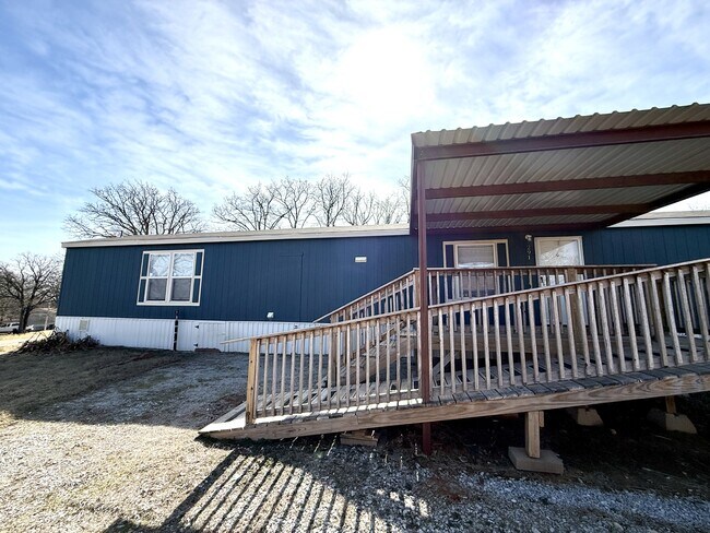 Building Photo - 291 Golden Dr