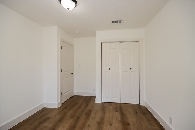 Building Photo - 16606 W Crosby St