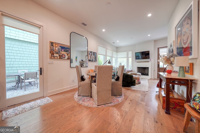 Building Photo - 305 Breakspear Ln