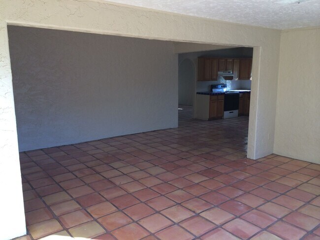 Building Photo - Roomy 6-Bedroom Home with Pool