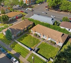 Building Photo - Delightful Updated 1-bedroom unit.