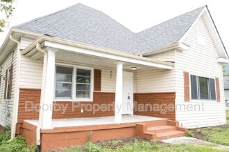 Building Photo - 902 W 38th St