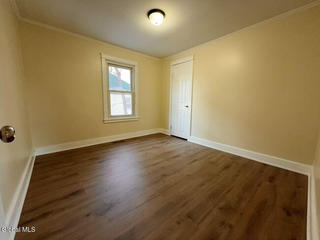 Building Photo - 314 Main St