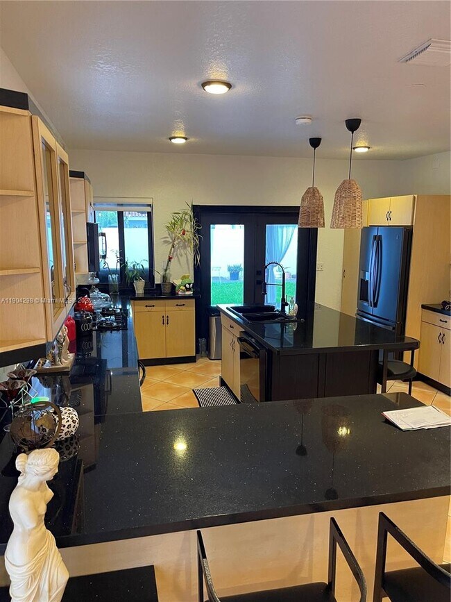 Building Photo - 2271 SW 25th St