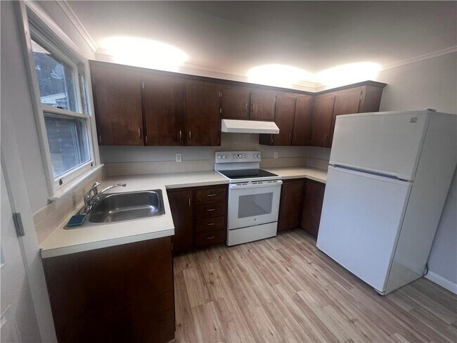 Building Photo - 19 Ethel Dr