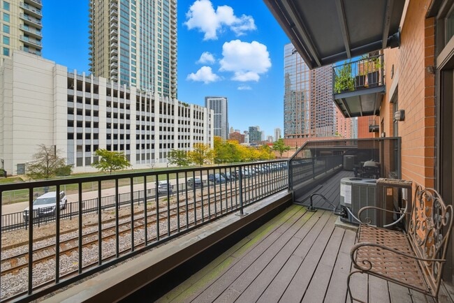 Building Photo - 333 N Jefferson St