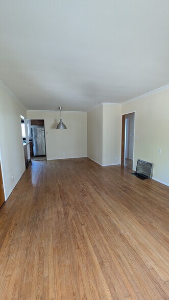 Building Photo - 229 1/2 3rd Ave.
