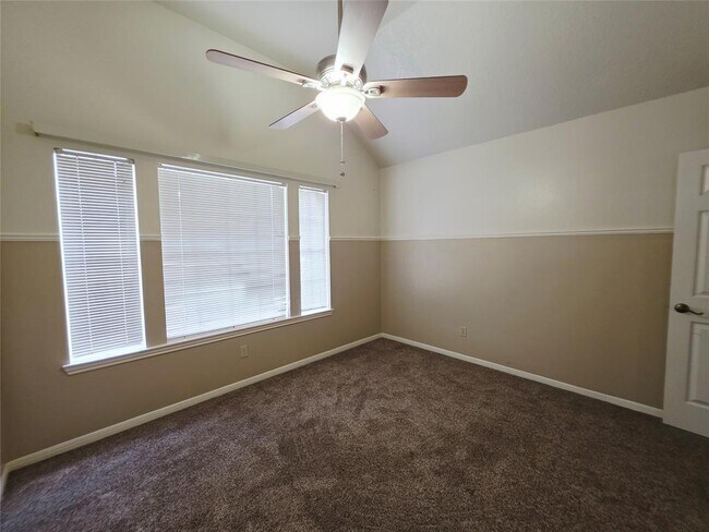 Building Photo - 10306 Jockey Club Dr