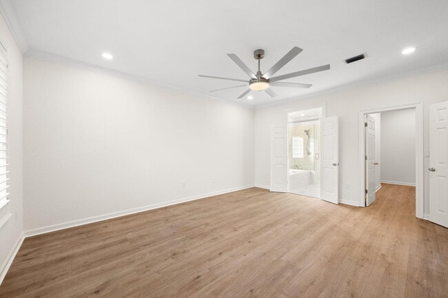 Building Photo - 255 Cll Escada