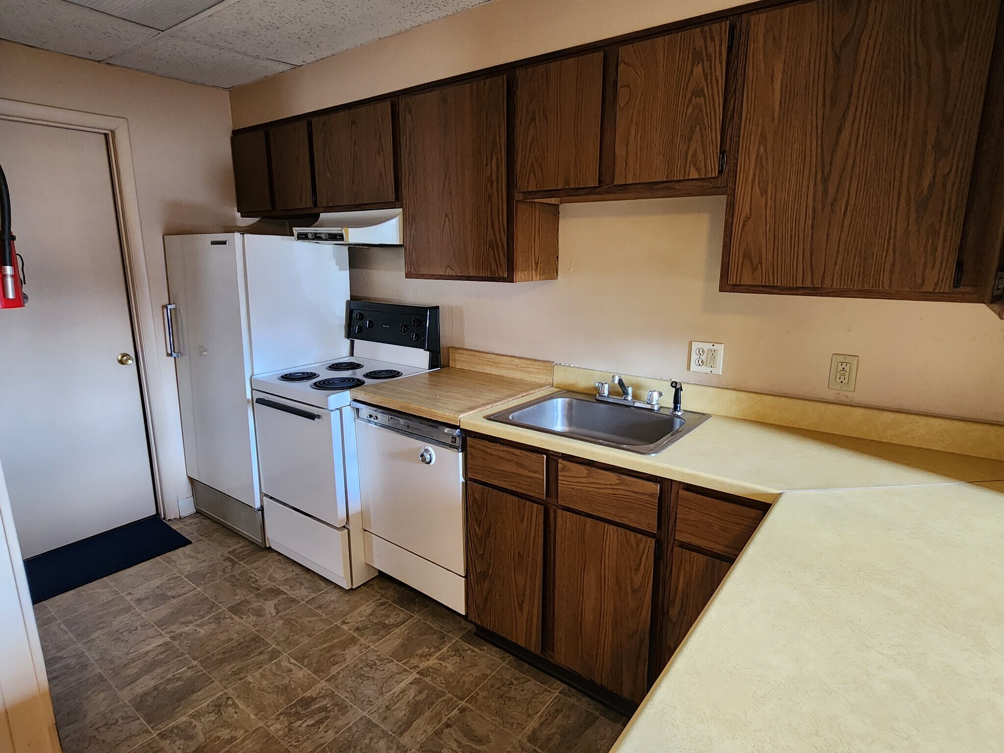 Kitchen - 1405 Randall St