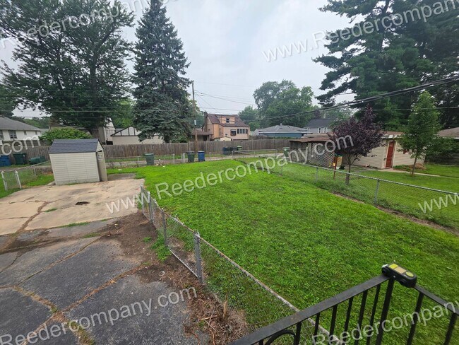 Building Photo - 7204 Lindberg Ave