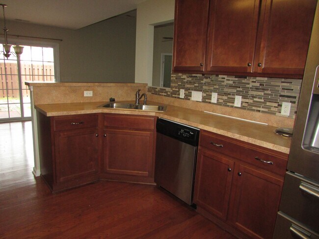 Building Photo - This property is located at The Villages at Mariner's Pointe - 3 Bedrooms  2 Baths  with 2 Car Ga...
