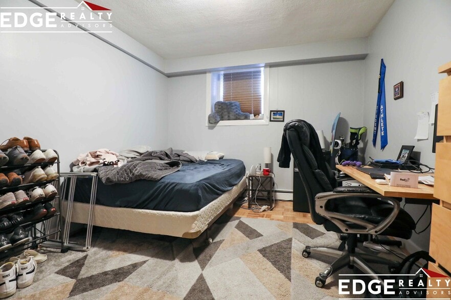 Building Photo - 12 Sutherland Rd