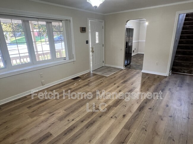 Building Photo - 143 Cedar St