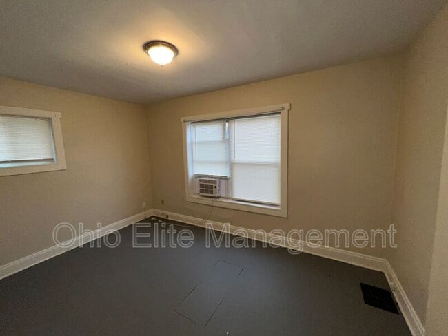 Building Photo - 1483 Republic Ave