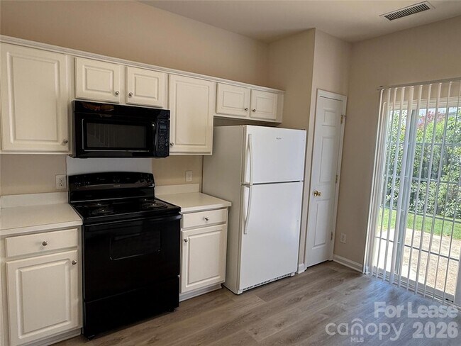 Building Photo - 2146 McKenzie Creek Dr