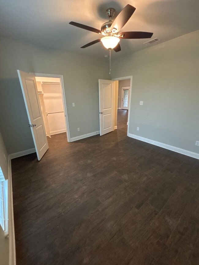 Building Photo - Beautiful South Tyler Rental in Royal Vista Estates!
