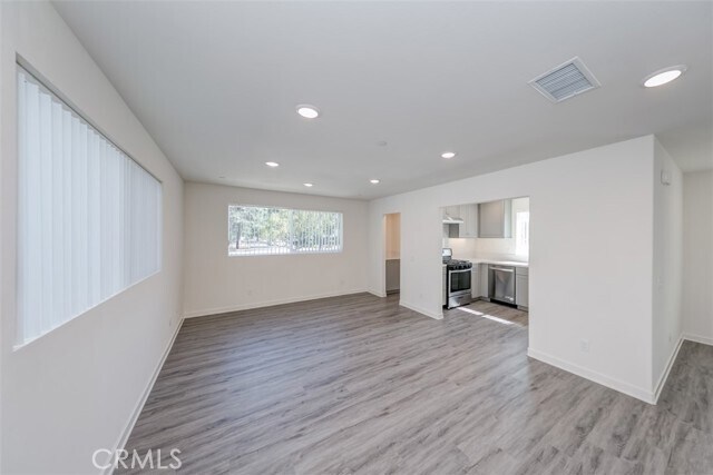 Building Photo - 9124 Huntington Dr