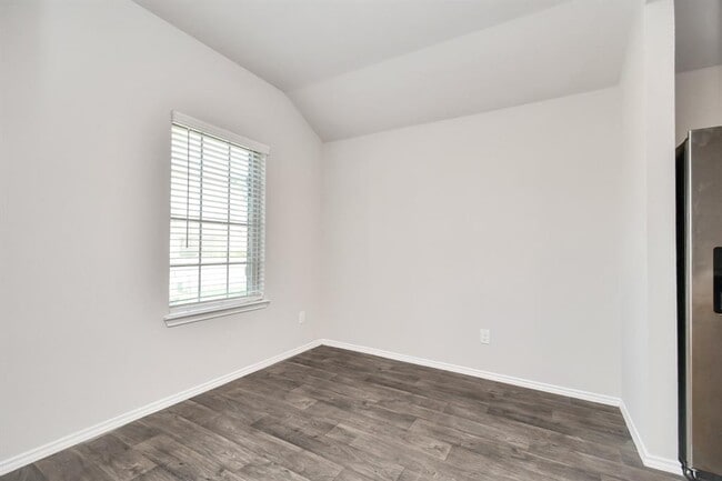 Building Photo - 9882 Laurel Lake Dr