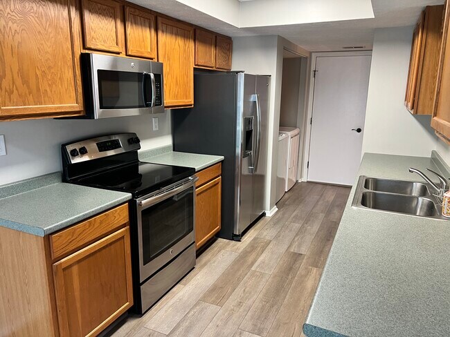 Building Photo - 1397 Sanzon Dr