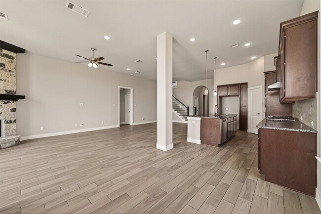 Building Photo - 2619 Lilac Point Ln