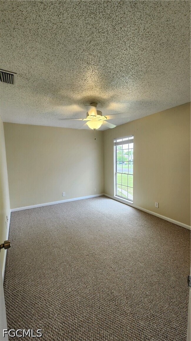 Building Photo - 3277 Royal Canadian Trace