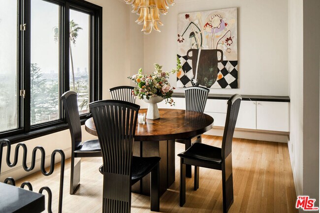 Building Photo - 1424 N Crescent Heights Blvd