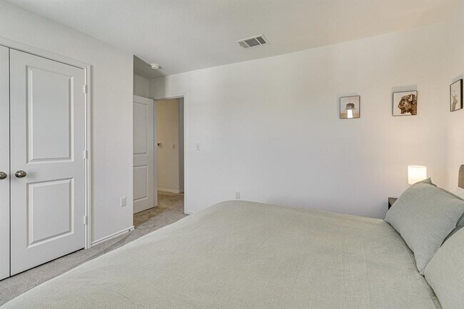 Building Photo - 10701 Steinbeck Dr