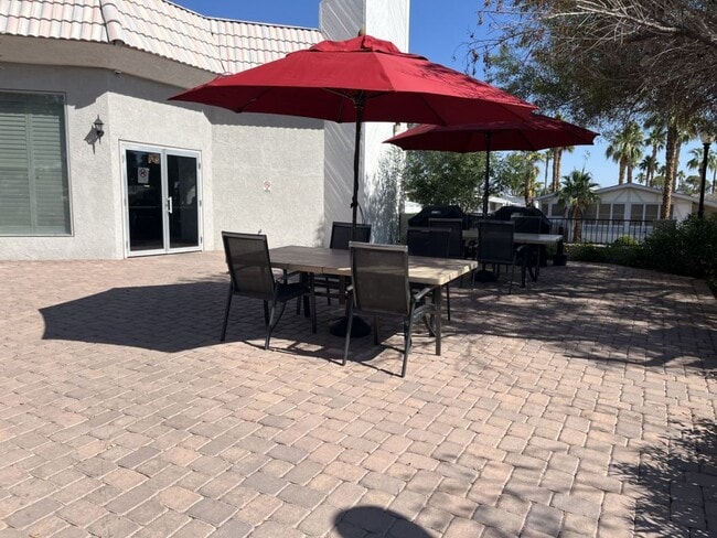 Building Photo - 5303 E Twain Ave