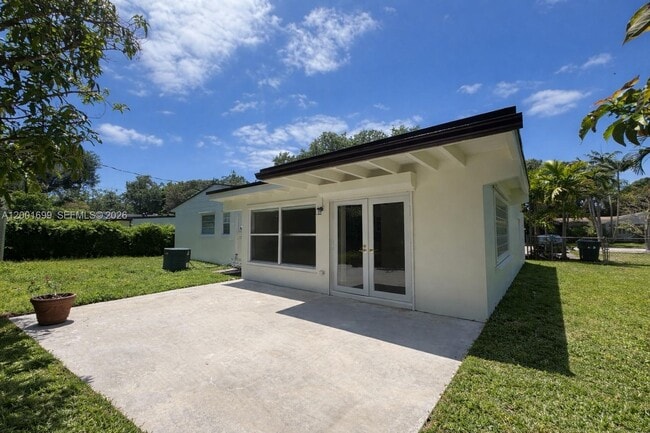 Building Photo - 11111 SW 78th Ct