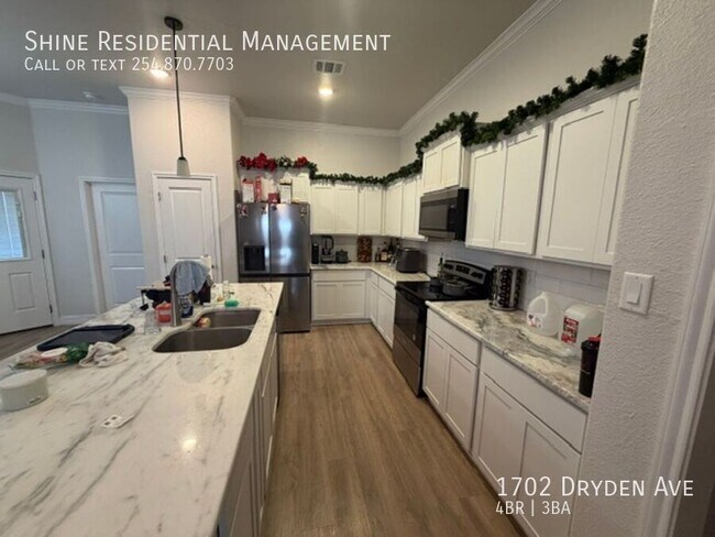 Building Photo - 1702 Dryden Ave