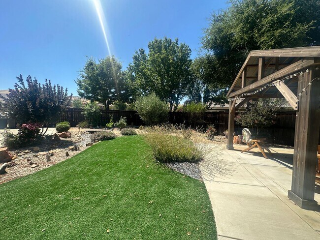Building Photo - 9456 Vintner Cir