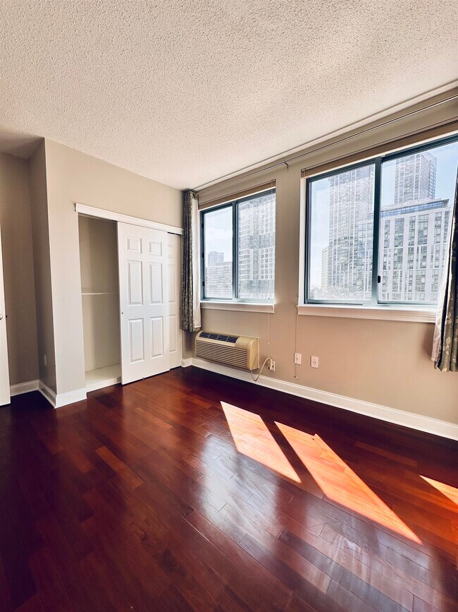 Building Photo - 311 Washington St