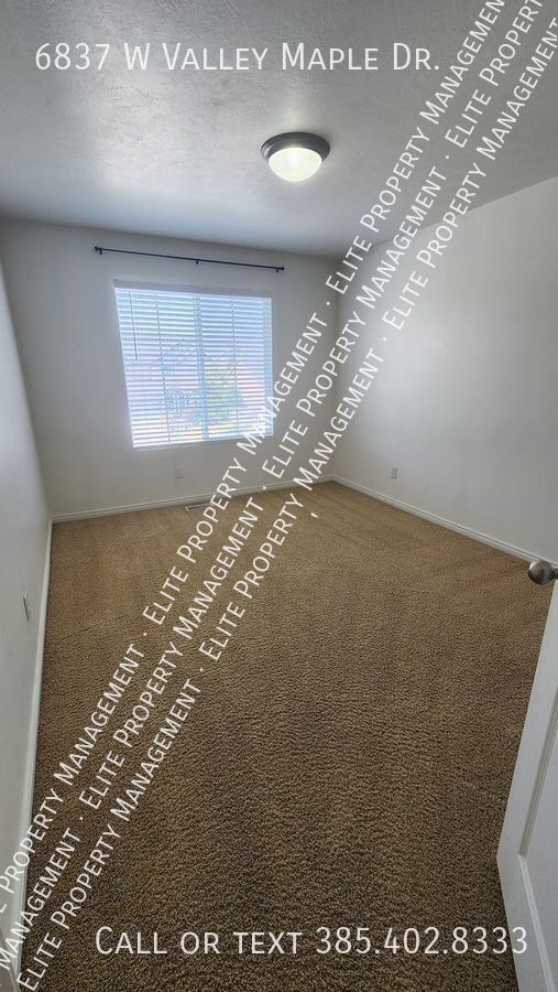 Building Photo - Great 3 bedroom home