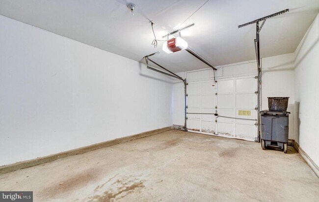 Building Photo - 11485 Carriage Gate Ct