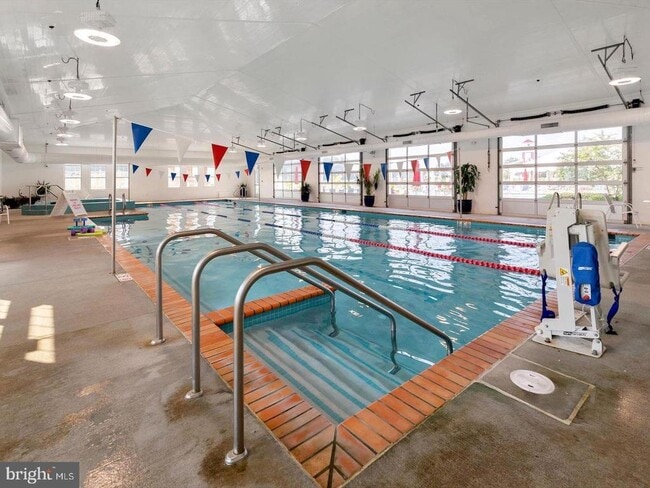 Building Photo - 33789 Freeport Dr