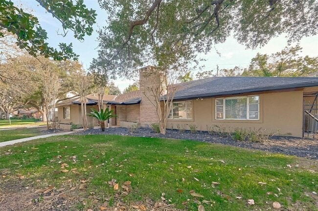 Building Photo - 2511 Maroneal St