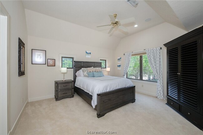 Building Photo - 4776 Stonebriar Cir