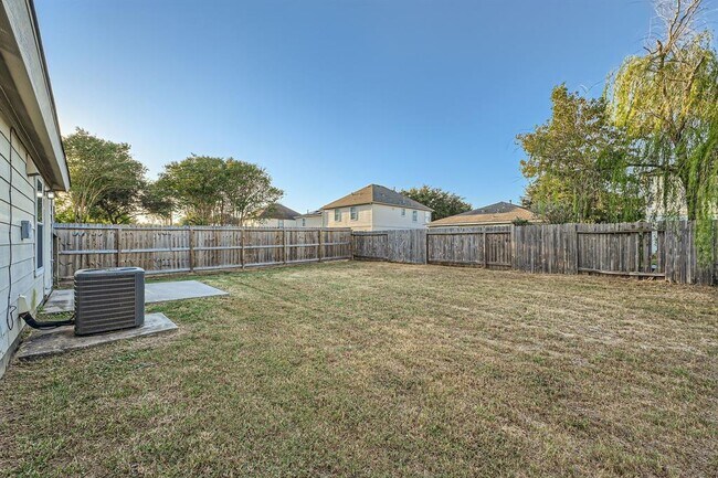 Building Photo - 6602 Fairbrook Park Ln